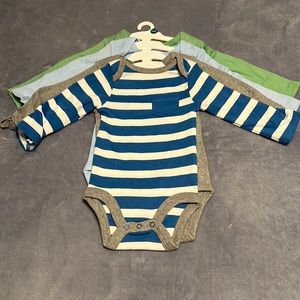 Cloud 9 0-3m long sleeve onesies